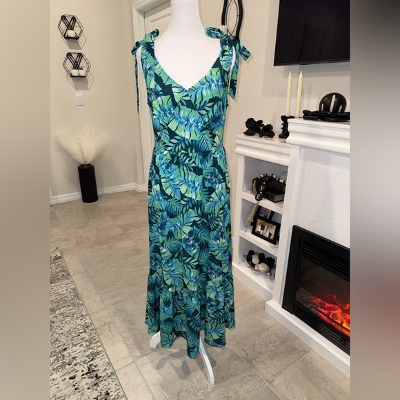 Caribbean Joe Dresses & Skirts - 3 x 20$ Caribbean Joe Blue and Green Leaf Maxi Dress Size Small